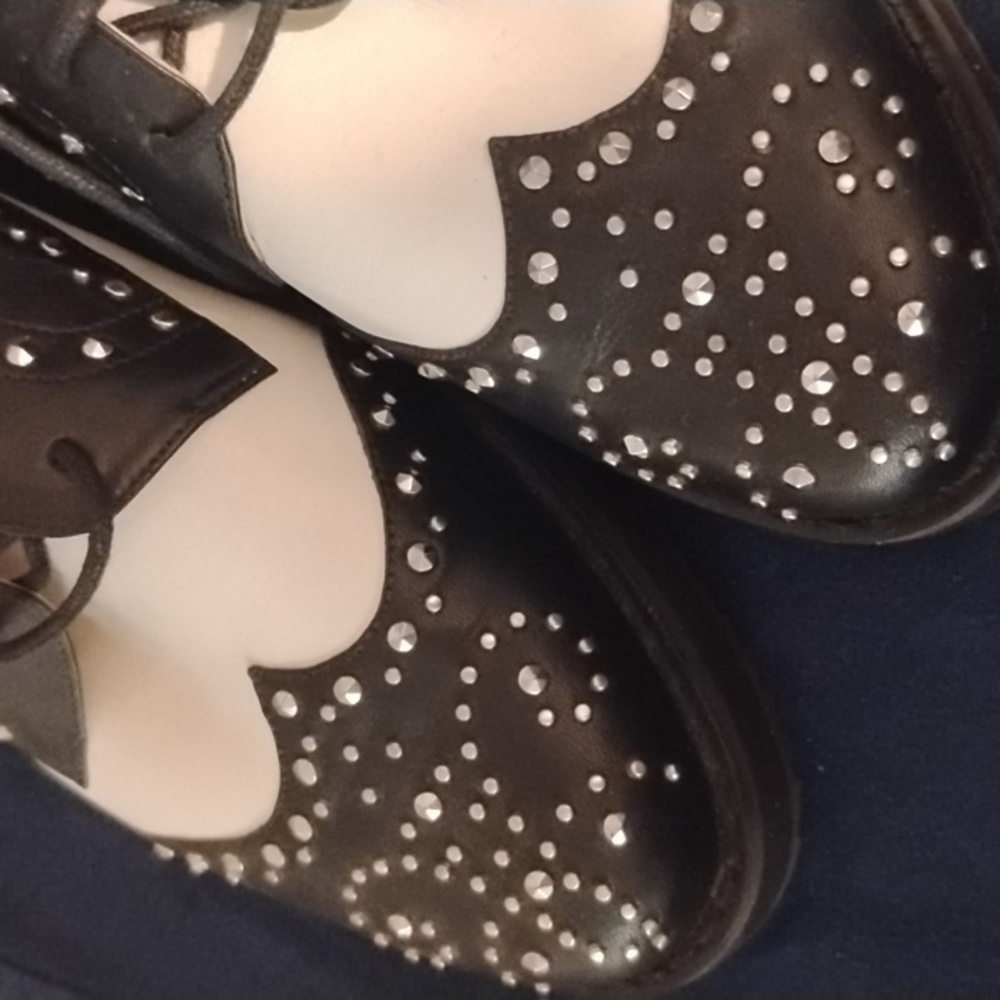 MICHEAL KORS SHOES - Picture 7 of 9